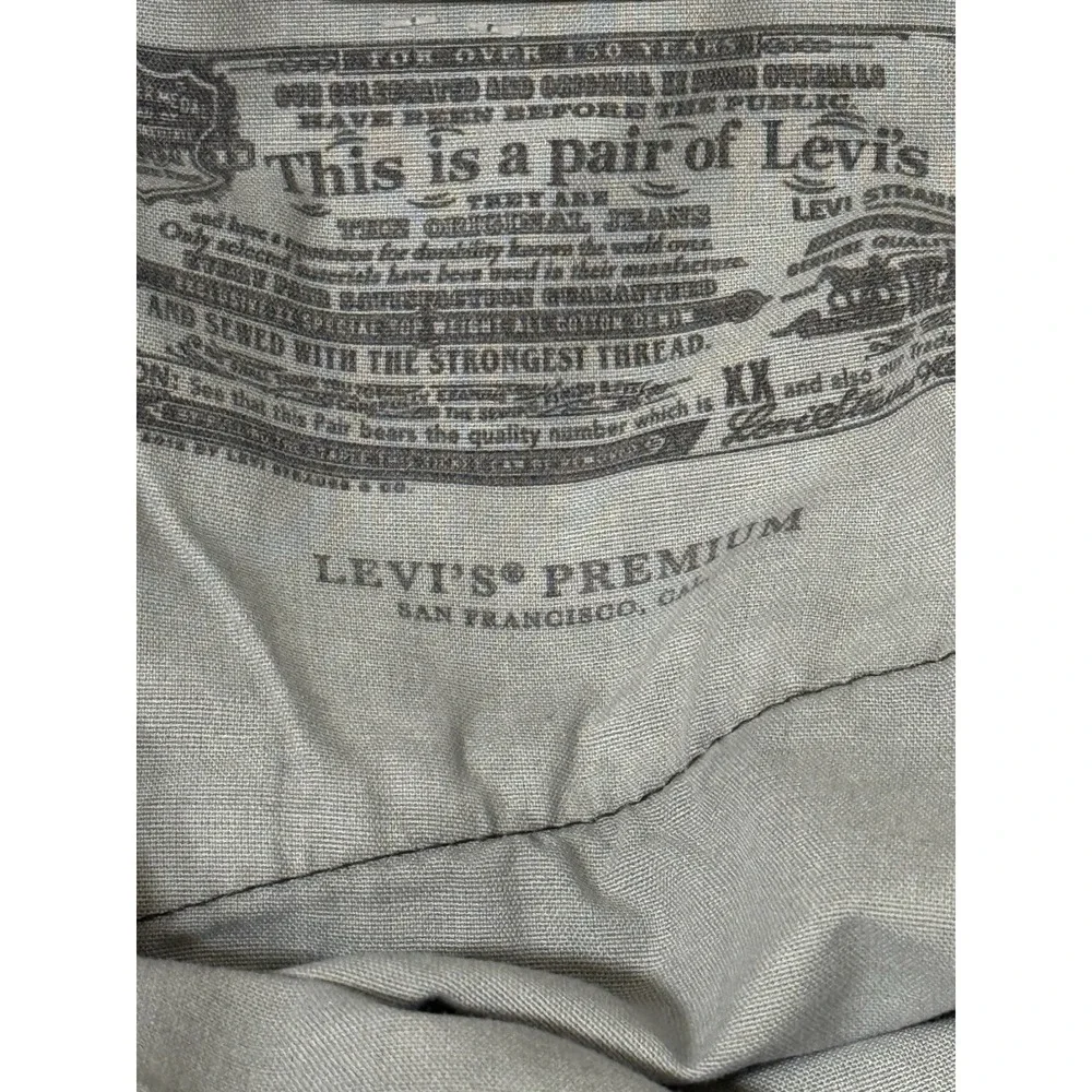 Levi's Premium Women 501 '81 Tapered Leg High Rise Button Fly Jeans Black  24X31